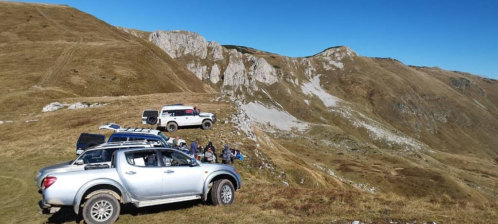 Panoramic Mountain Views