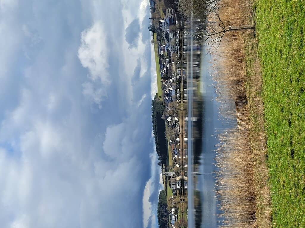 Lake Side Club