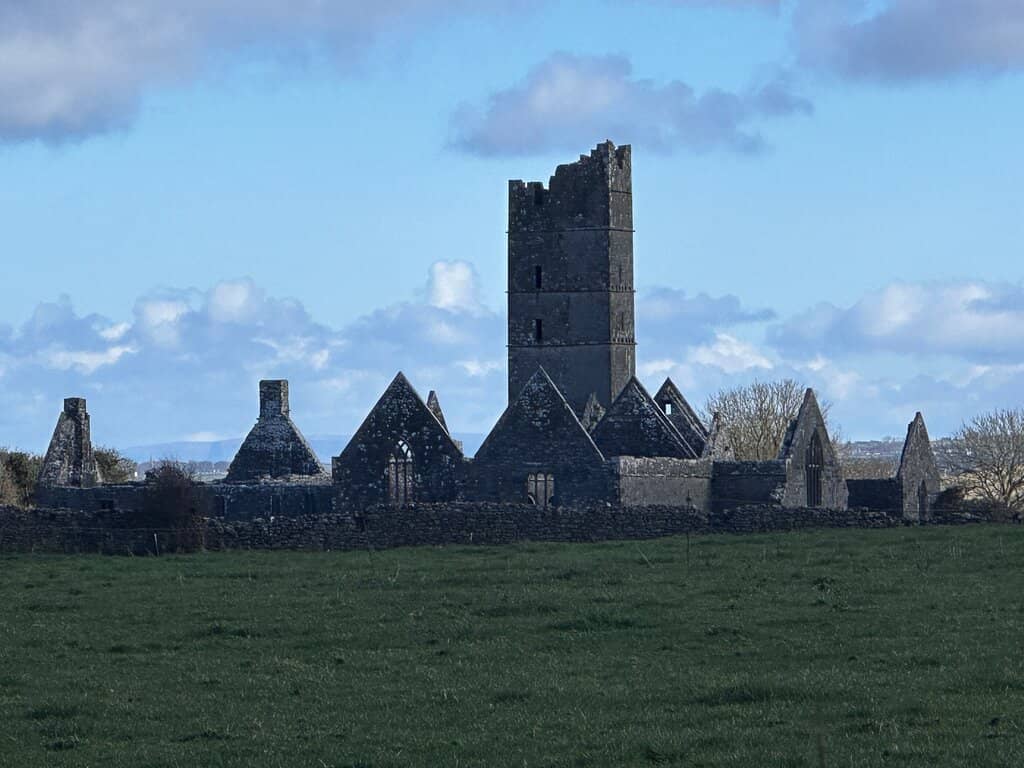 Picturesque Countryside Setting