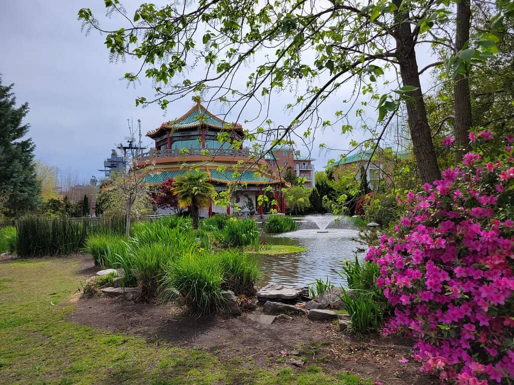 Pagoda & Military Memorial