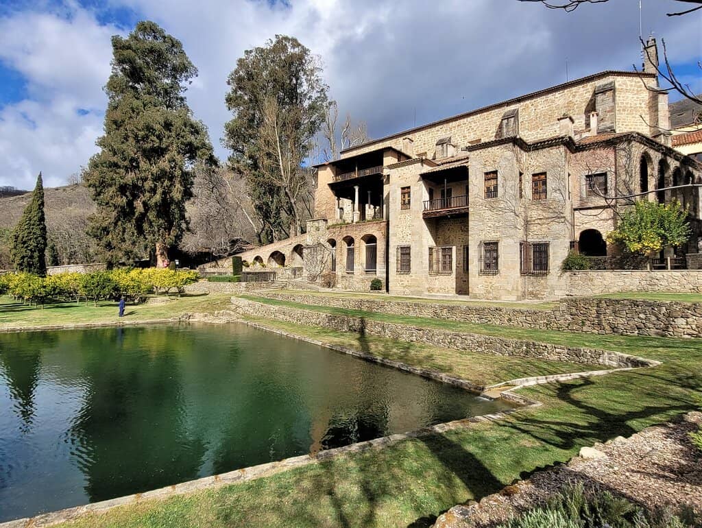 Tranquil Gardens and Grounds