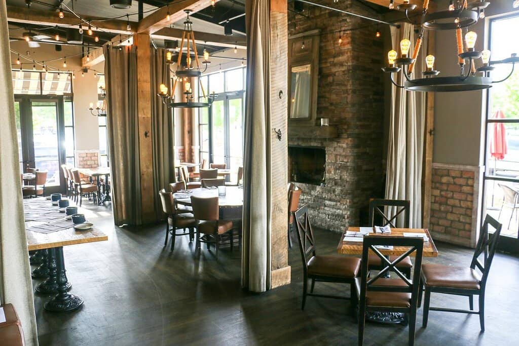 Cozy Decor & Friendly Vibe