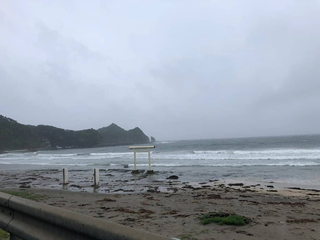 Bodyboarding Waves