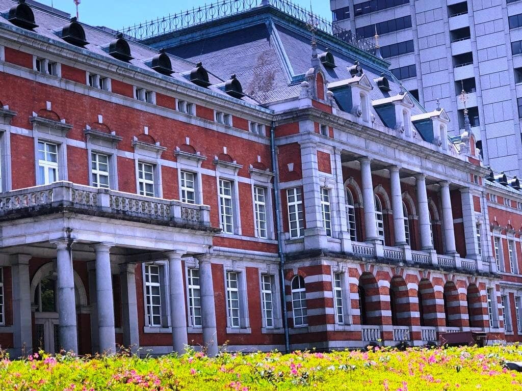Facade Waterfalls