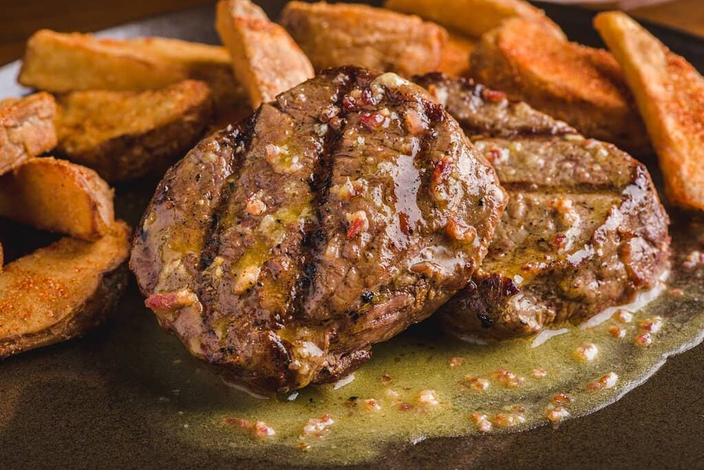 Vibrant Pub Atmosphere