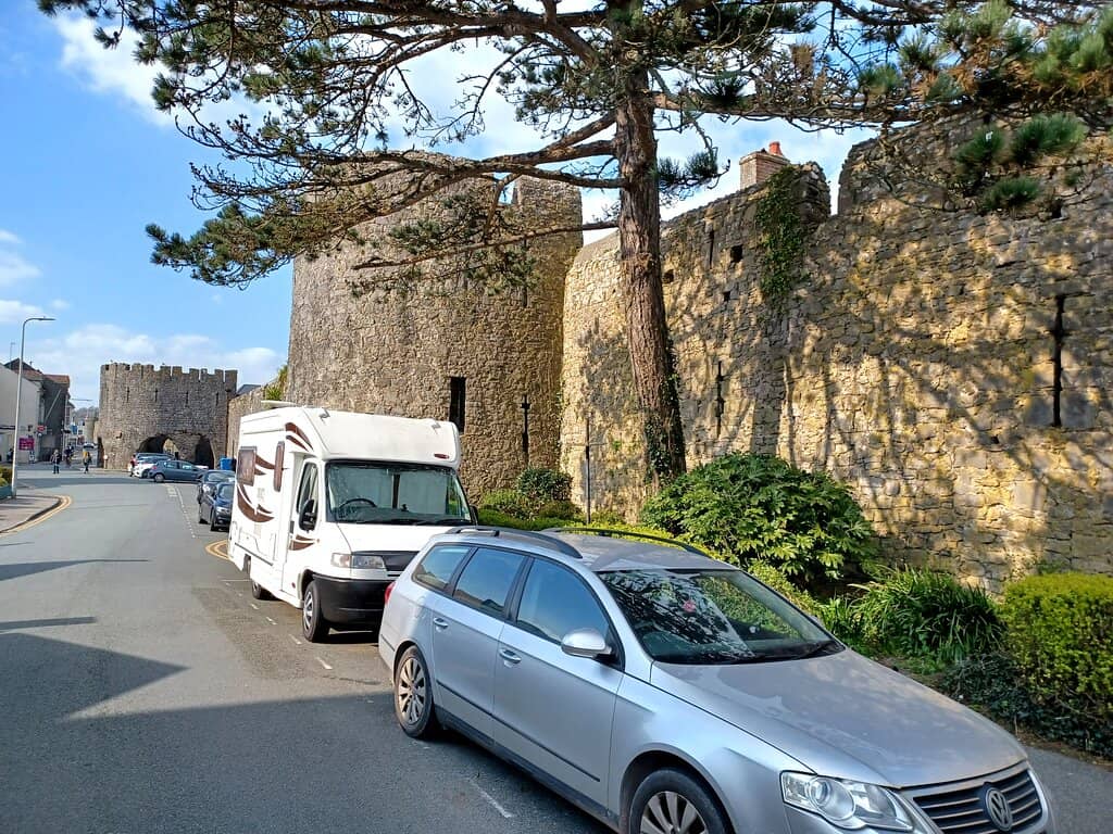 Cobbled Streets & Colourful Houses