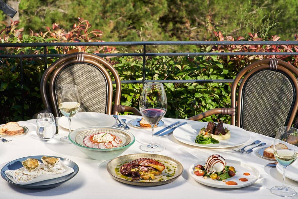 Trendy Atmosphere and Nightlife