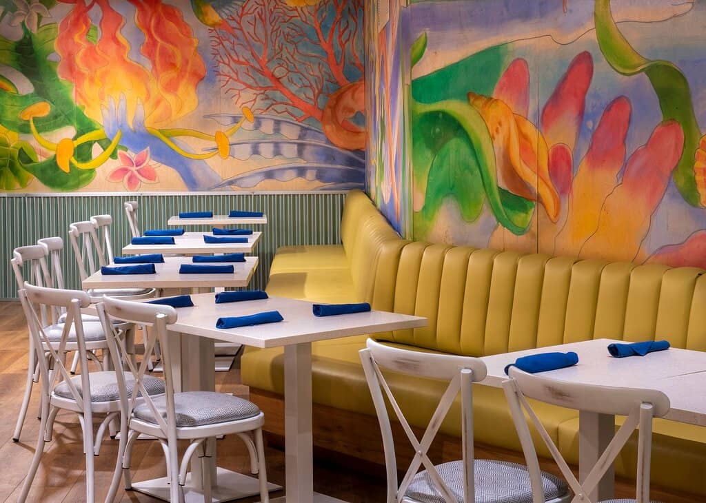 Lively Atmosphere & Live Music