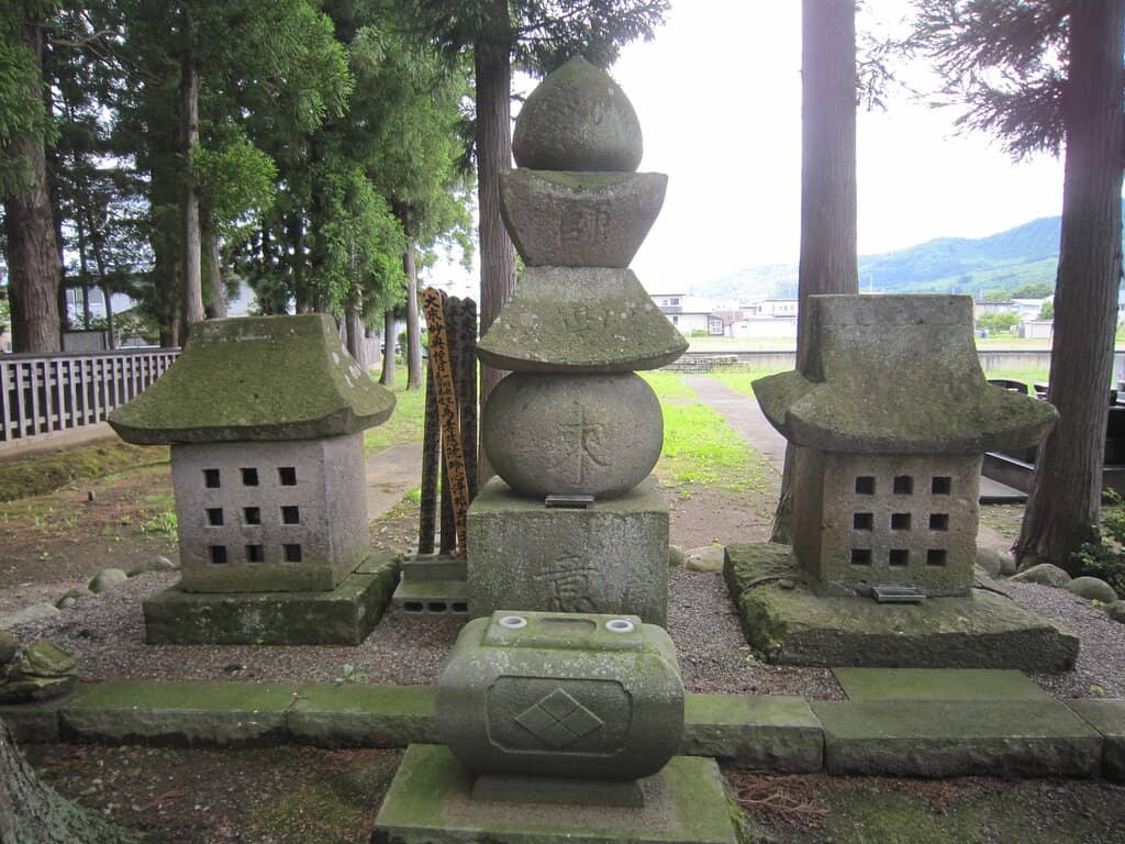 Uesugi Family Mausoleums