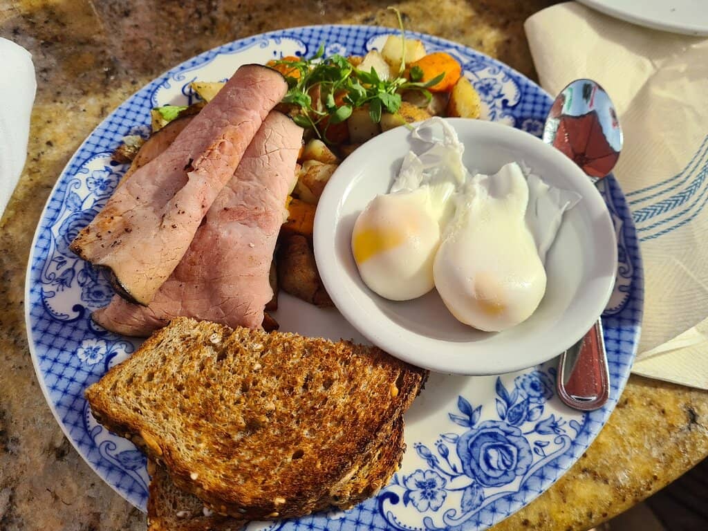 Beachside Dining Experience