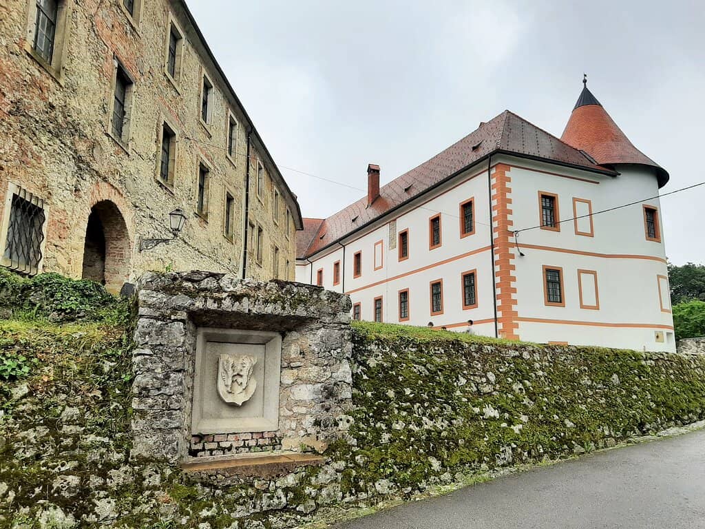 Castle Exterior & River Views