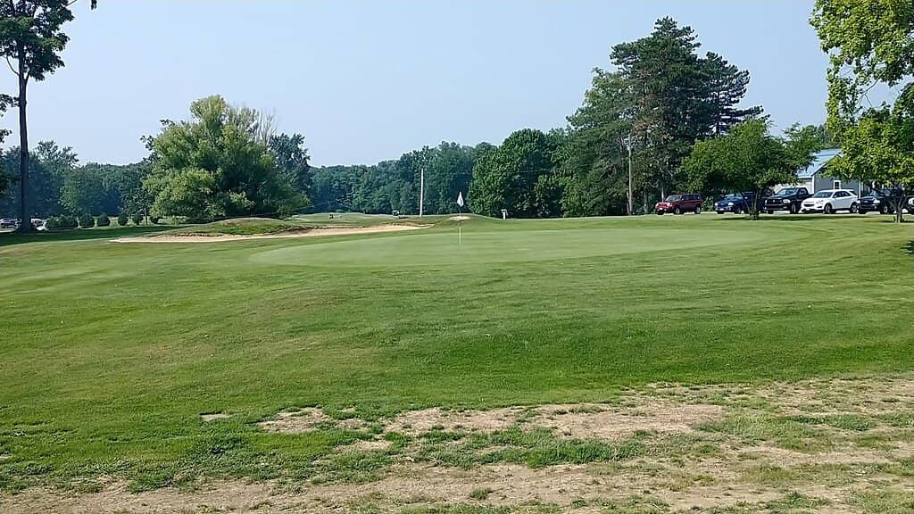 Friendly 19th Hole
