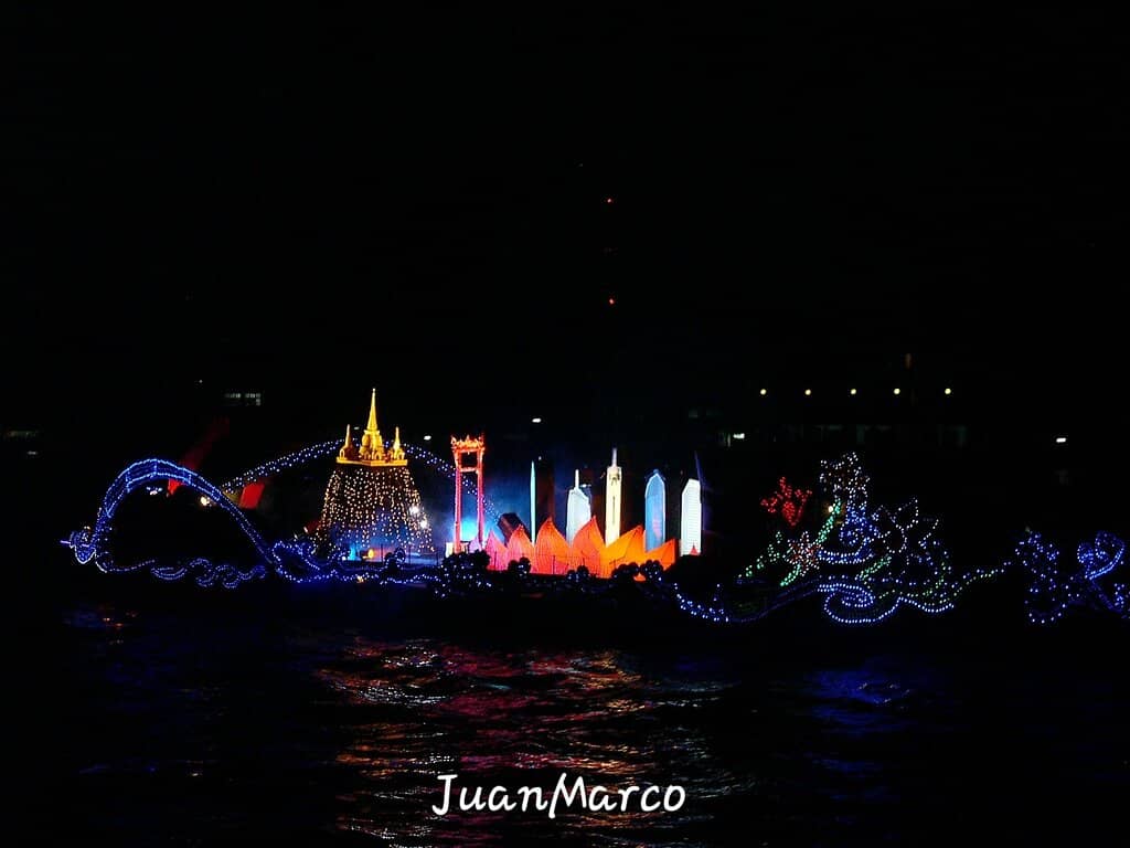 Wat Arun (Temple of Dawn)