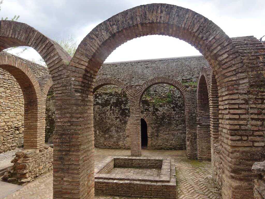 Cool Interior on Hot Days