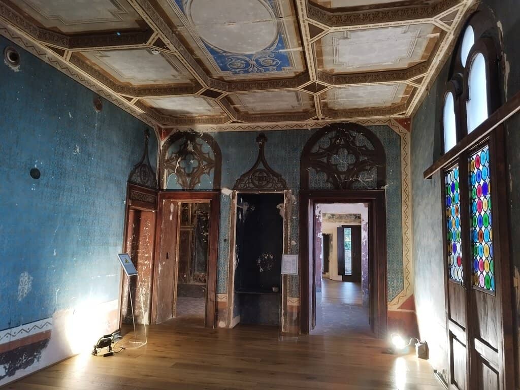 Artist's Personal Touches