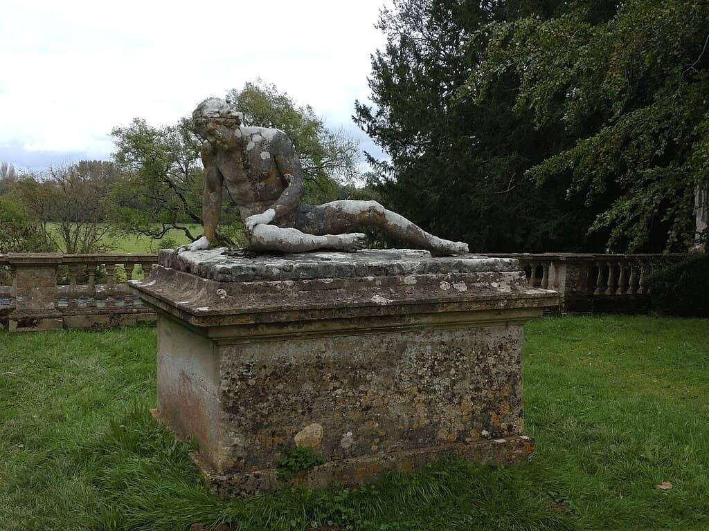 Memorial to Ringwood