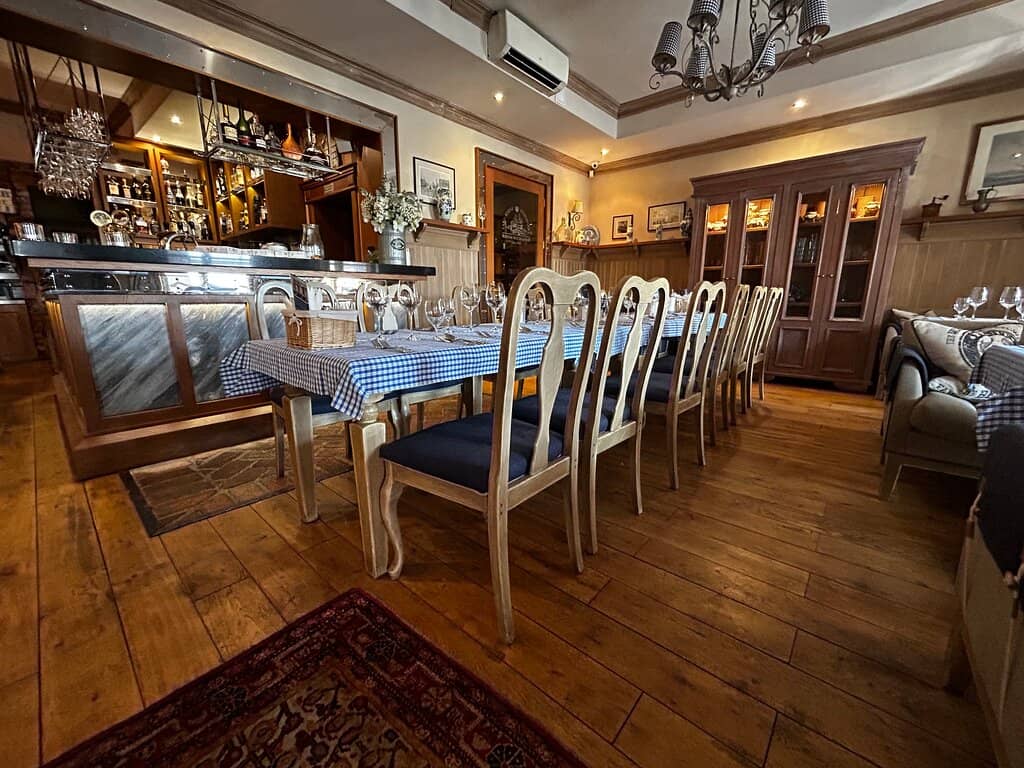 Elegant Ambiance by the River