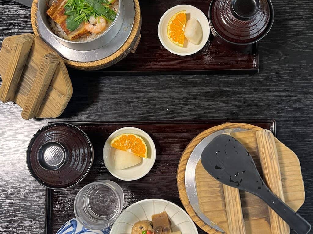 Cozy Ambiance with Seating Options