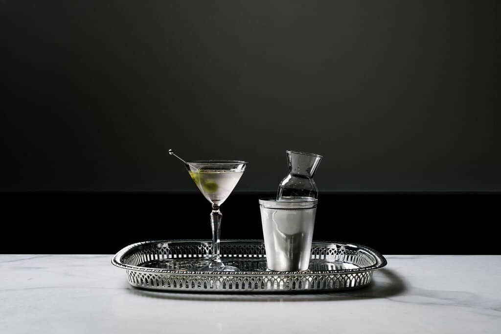 Timeless Cocktails and Elegant Ambiance