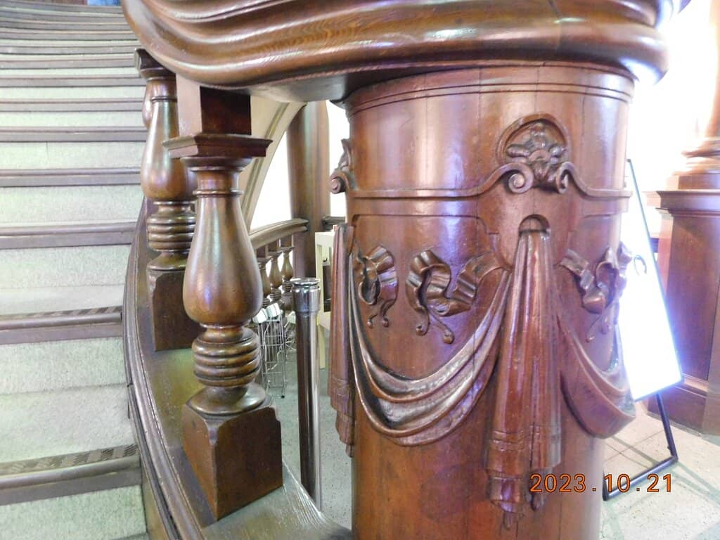 Curvy Staircase