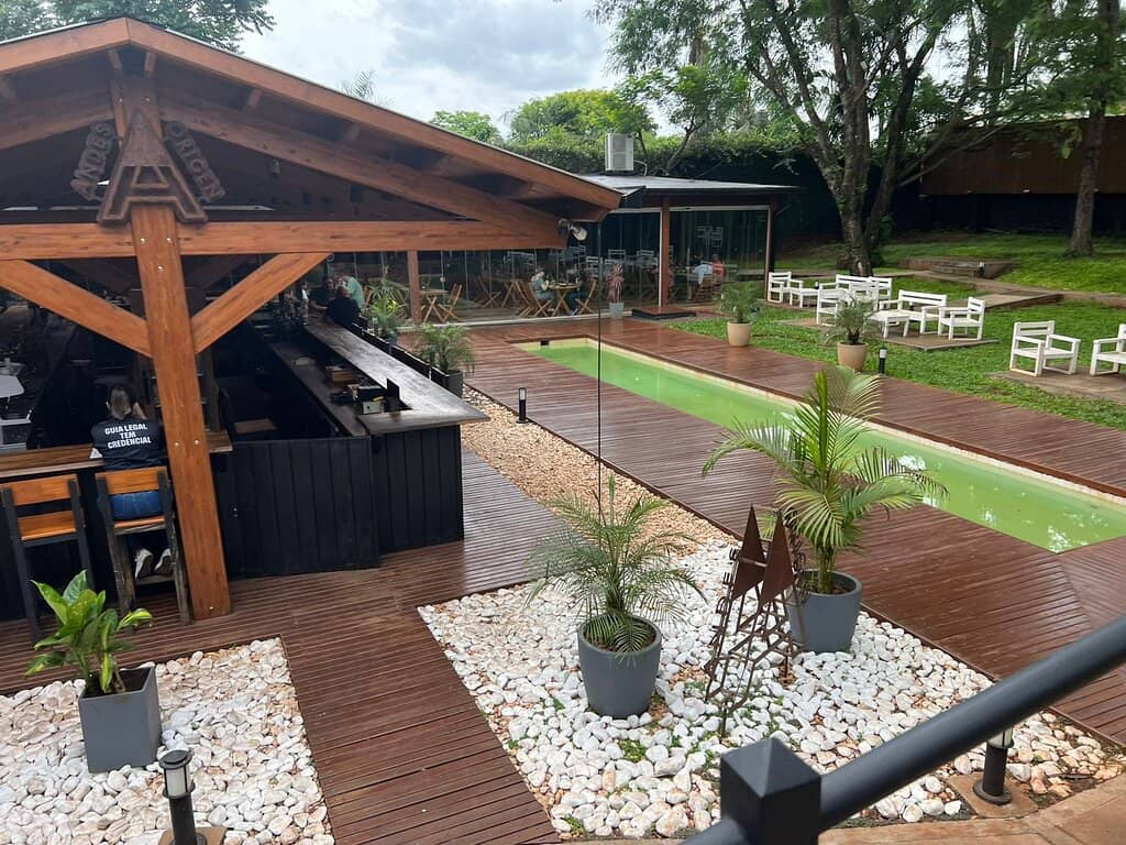 Vibrant Live Music Atmosphere