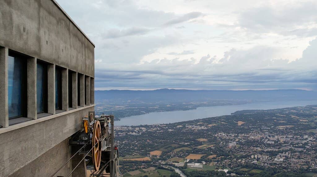 Art Deco Observatory