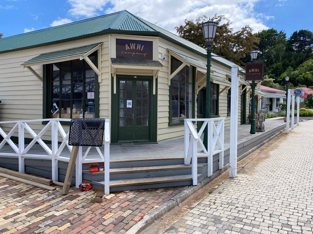 The Pot House Retail Gallery