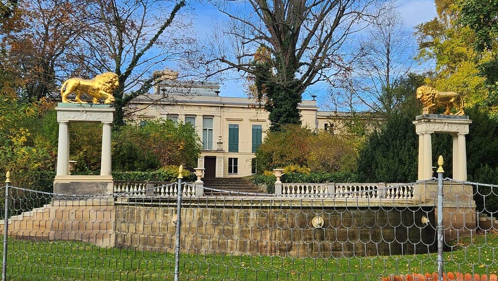 Neugierde Pavilion