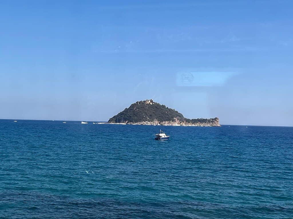 Guided Diving Expeditions