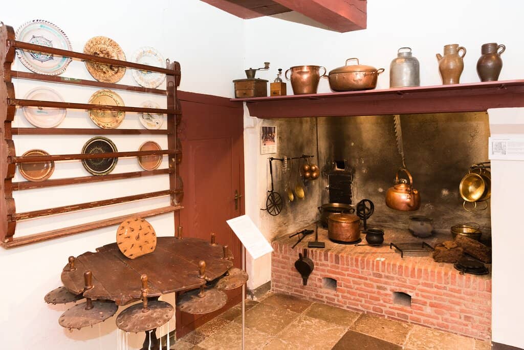 Local Crafts & Domestic Artifacts