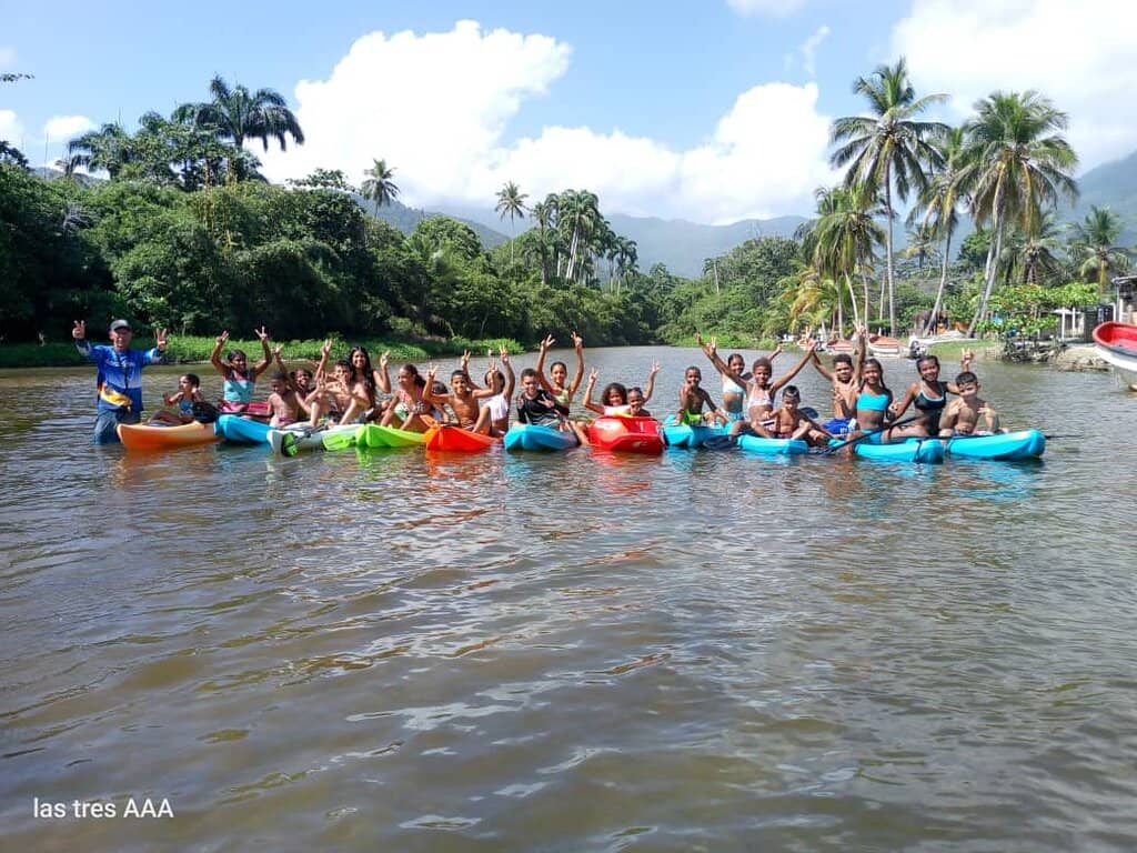 Surfing & Bodyboarding Waves