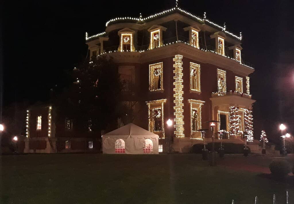 Candlelight Tours