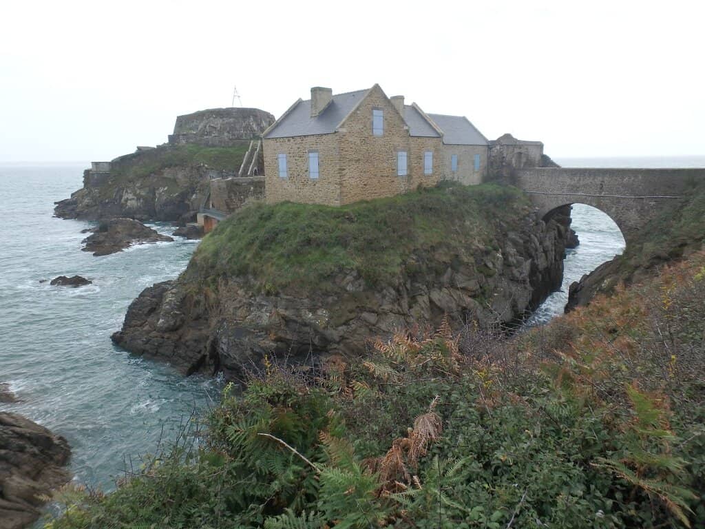 Submarine Life Exhibits