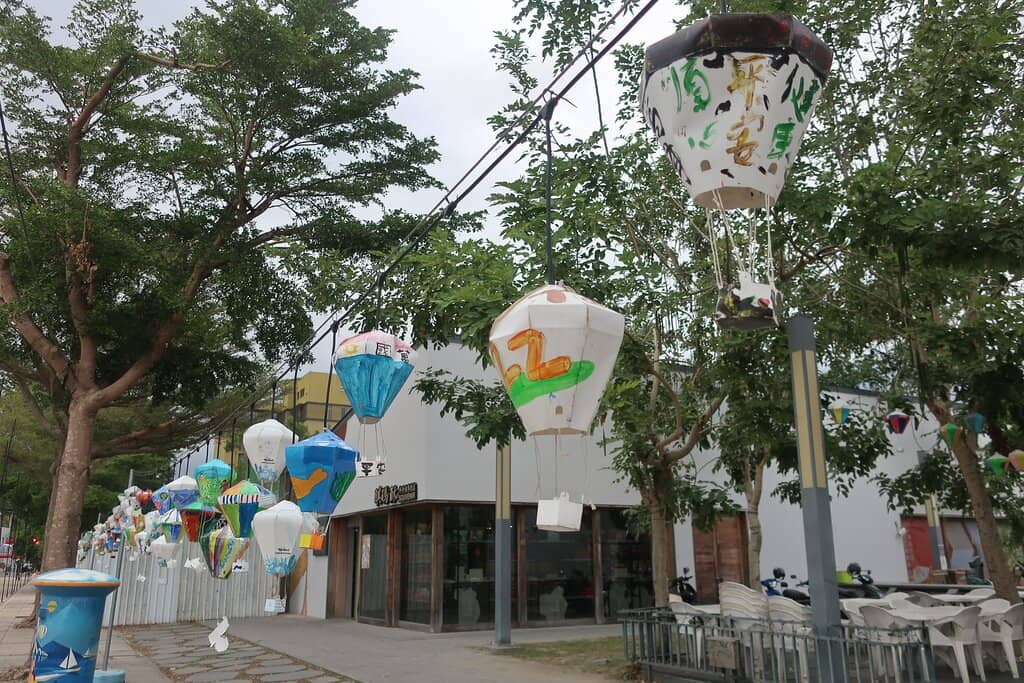 Artisan Crafts & Performances