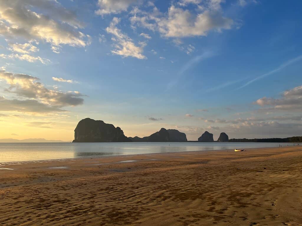 Shaded Beachfront Dining
