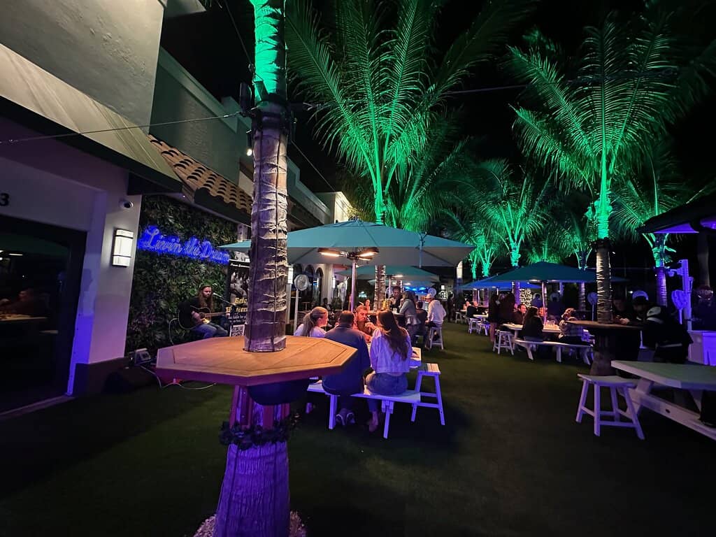 Outdoor Lounge & Yard Games