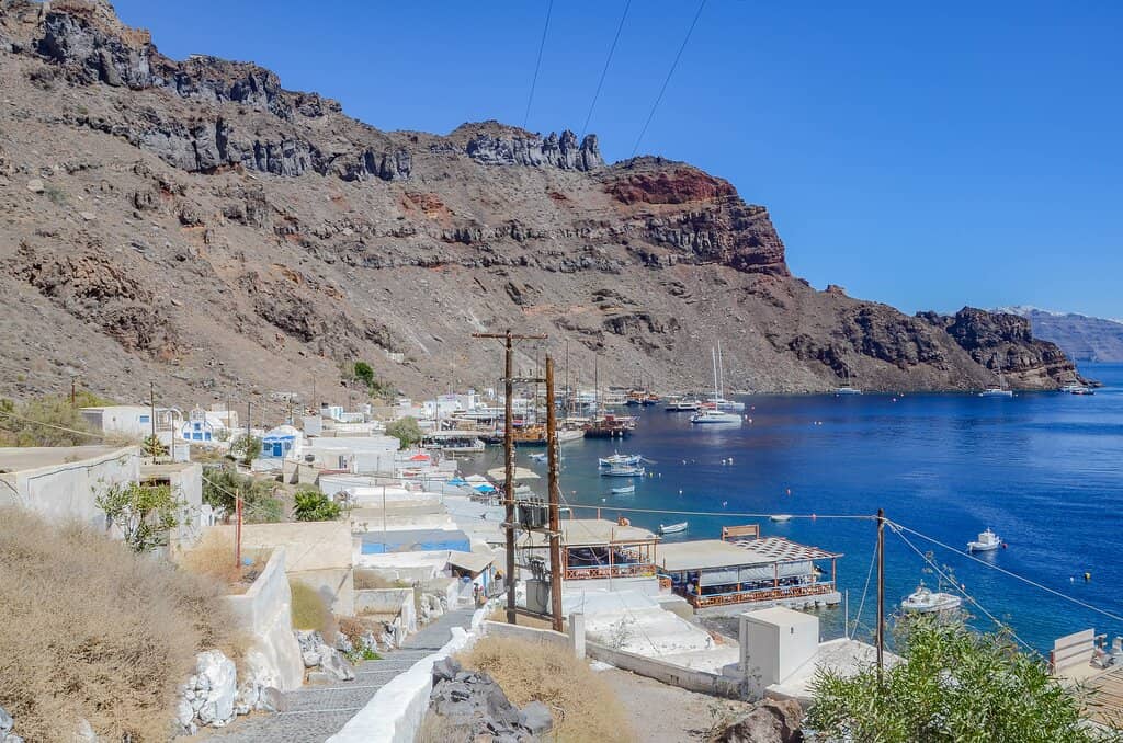 Manolas Village