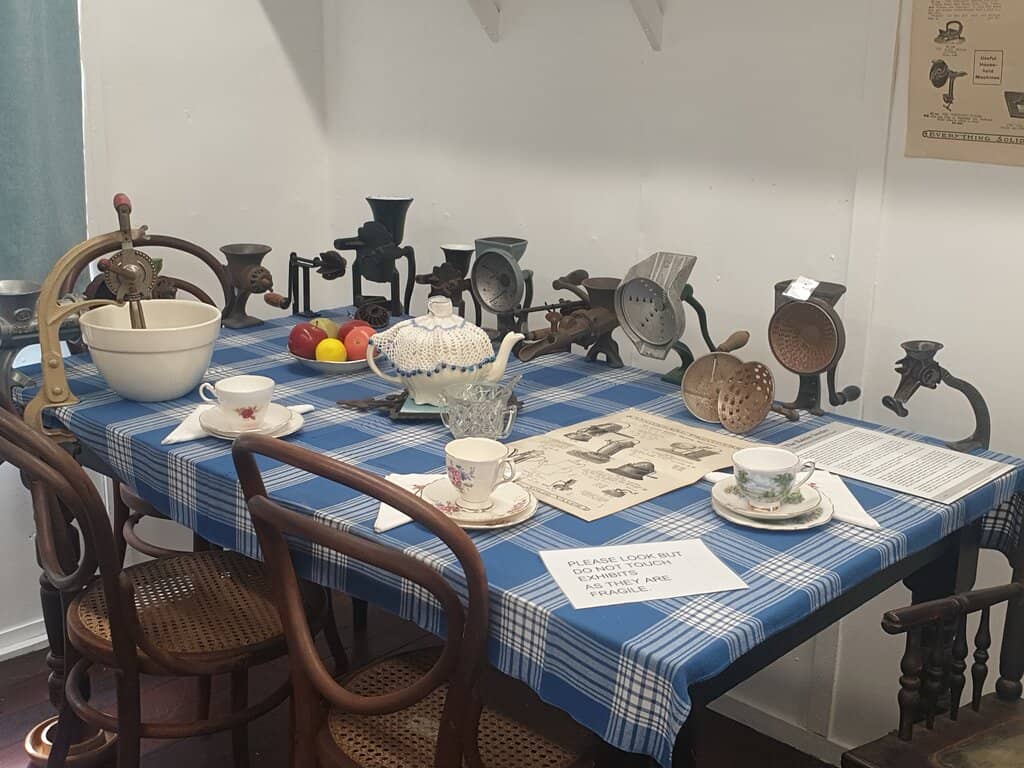 Local Civic & Commercial Displays