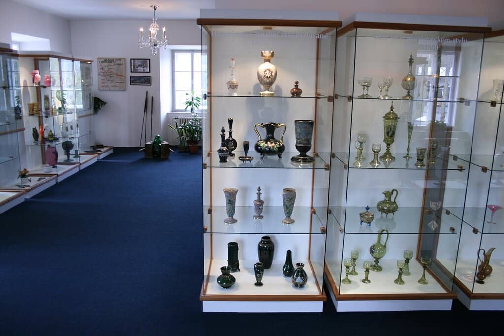 Extensive Glassware Collection