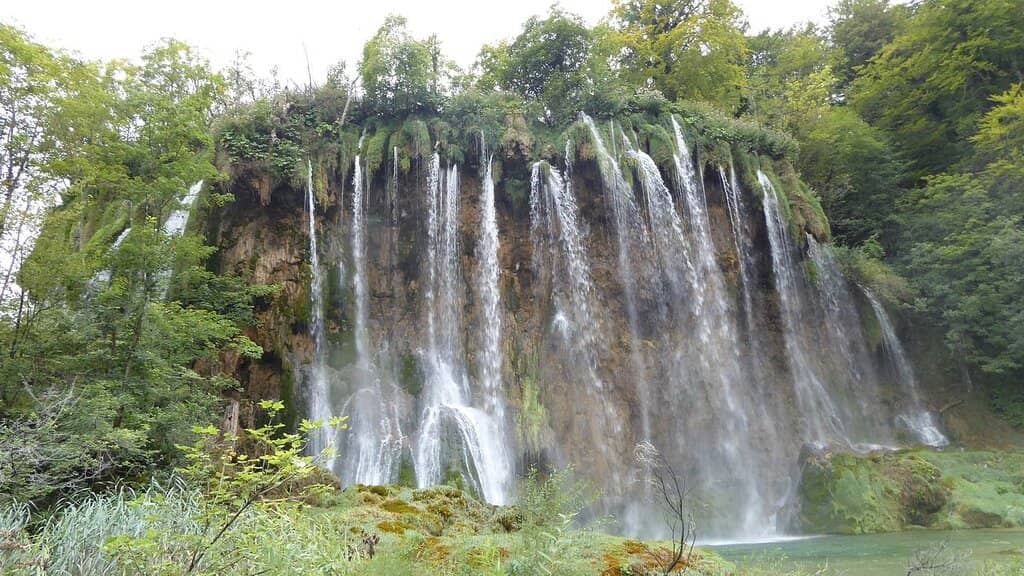 Veliki Prštavac Waterfall