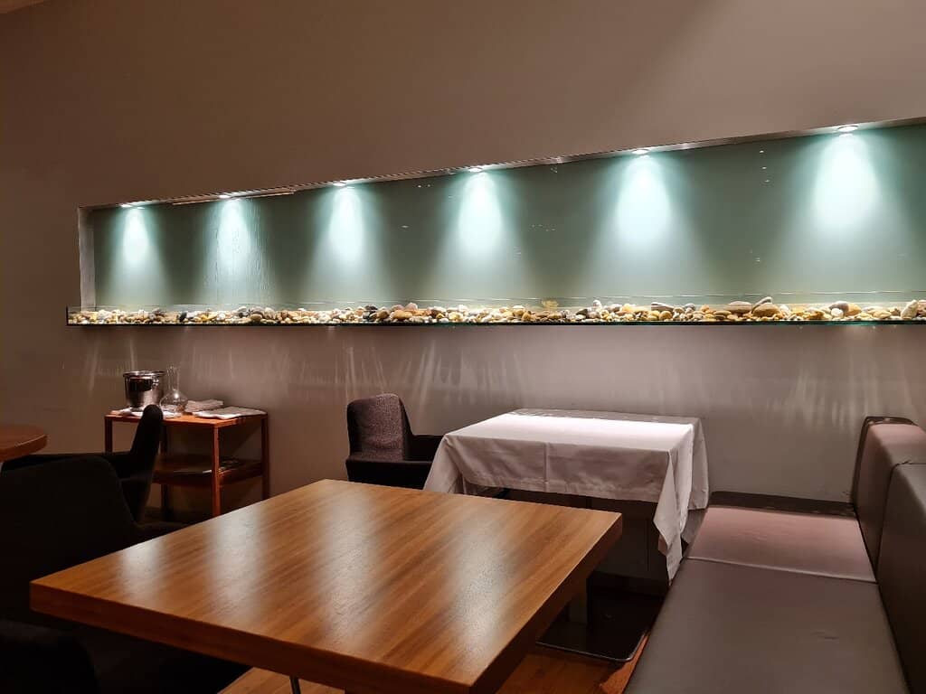 Contemporary & Cozy Atmosphere