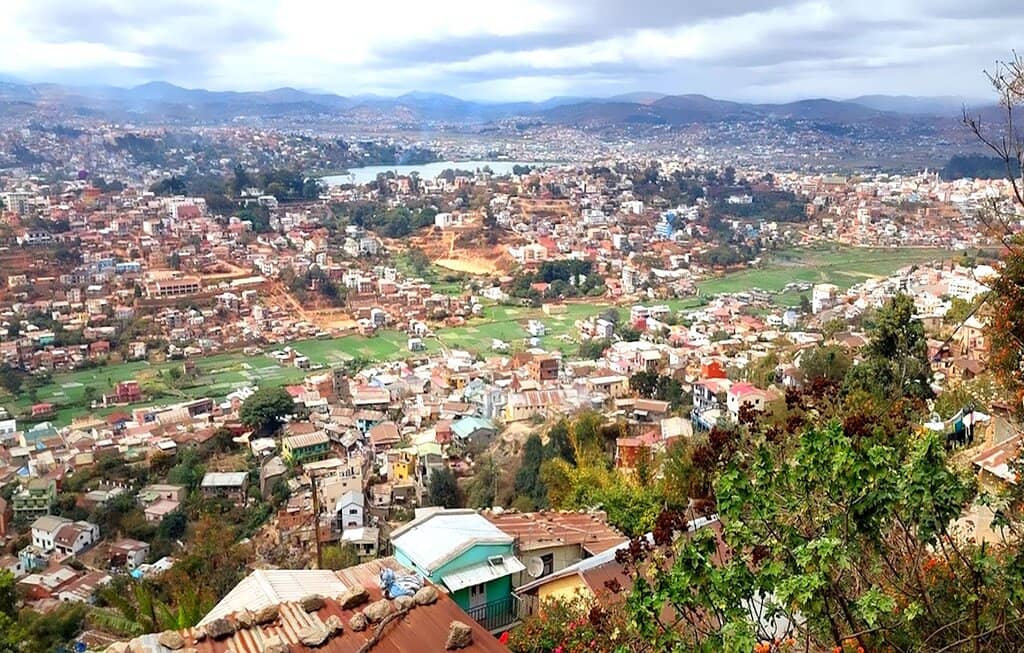 Rue Saint-Louis & Rue Sainte-Anne