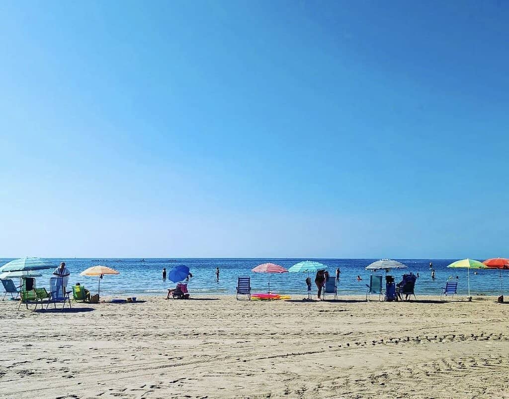 Proximity to Marina and Restaurants