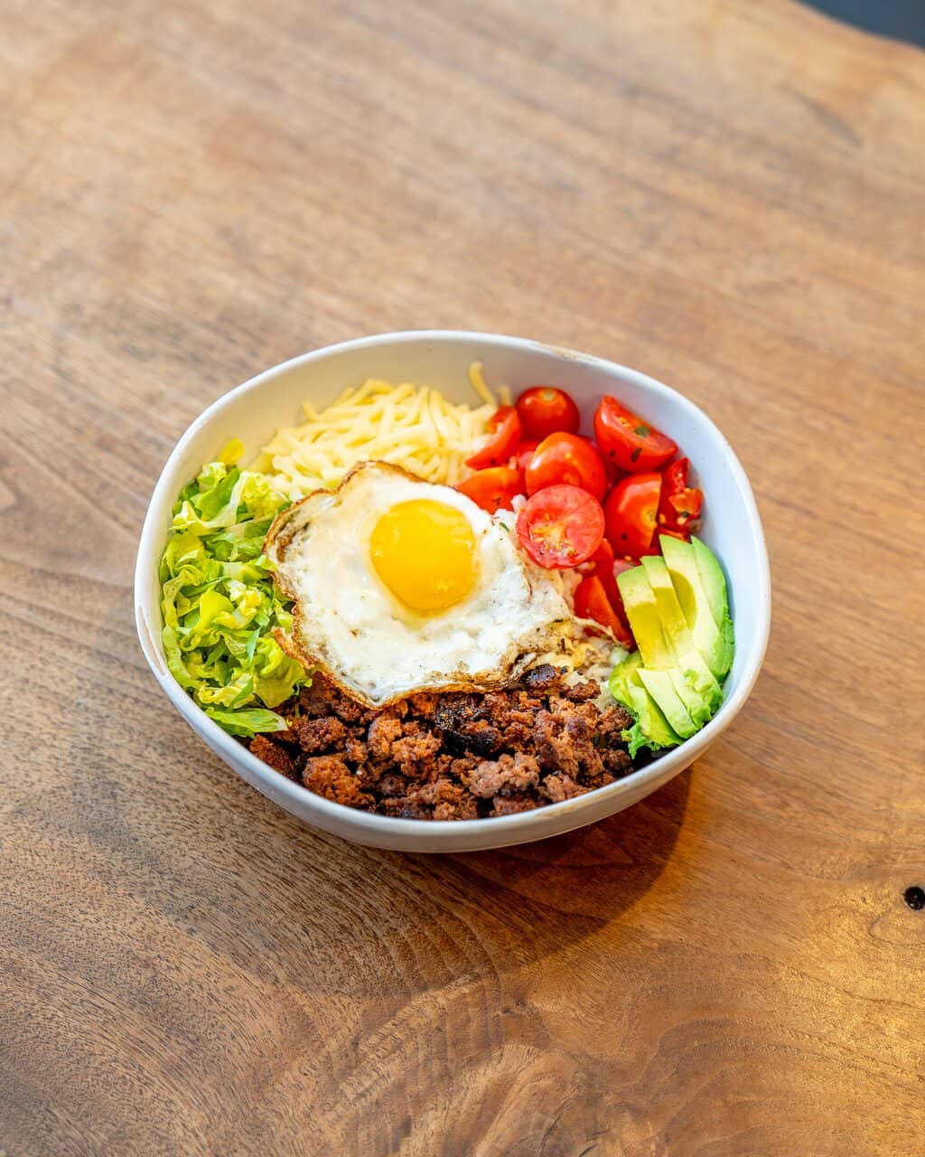 Buzzing Vibe & Upscale Decor