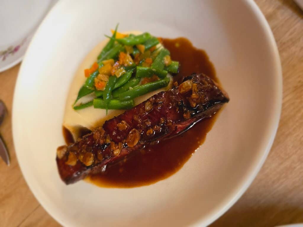 Intimate & Cozy Ambiance