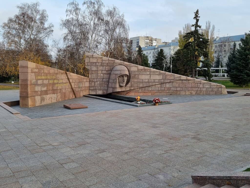 Monument to the Grieving Motherland