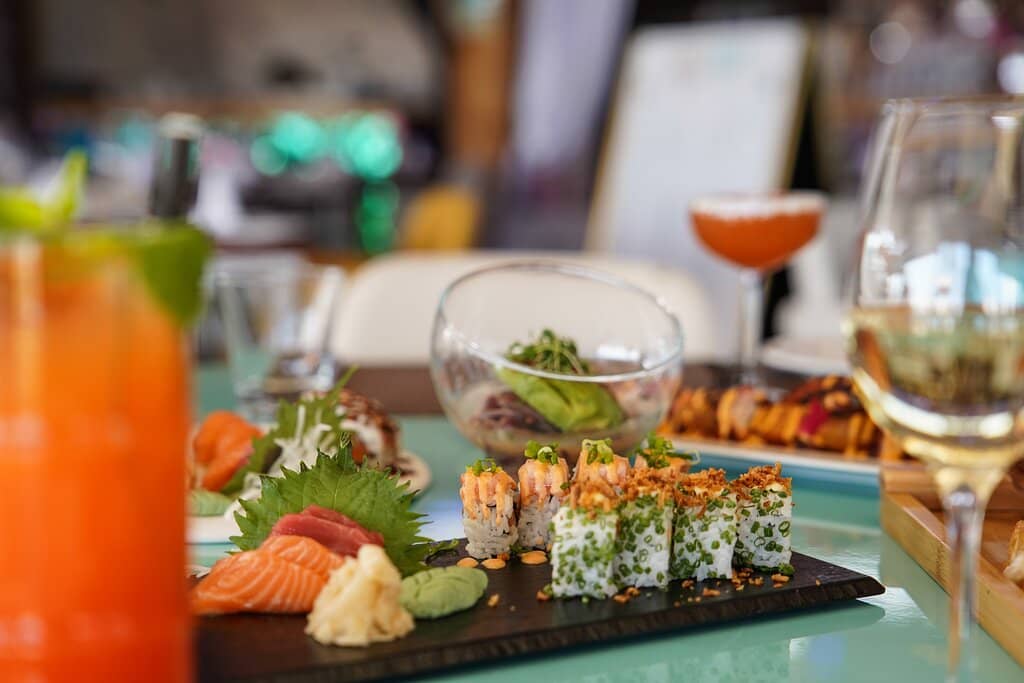 Vibrant DJ Sets & Parties