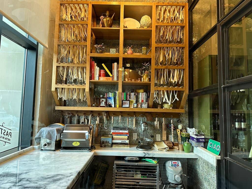 Cozy & Romantic Atmosphere