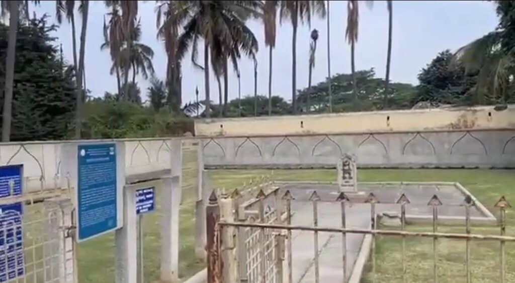 Historical Context Plaque