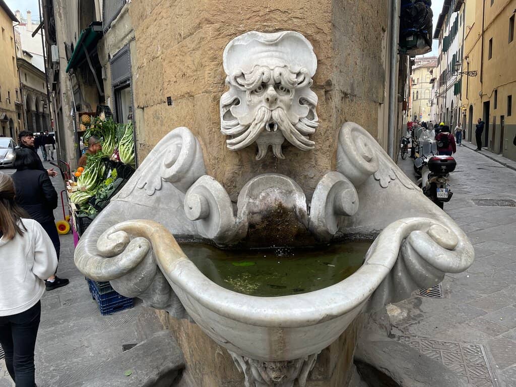 Piazza Tacito Ambiance